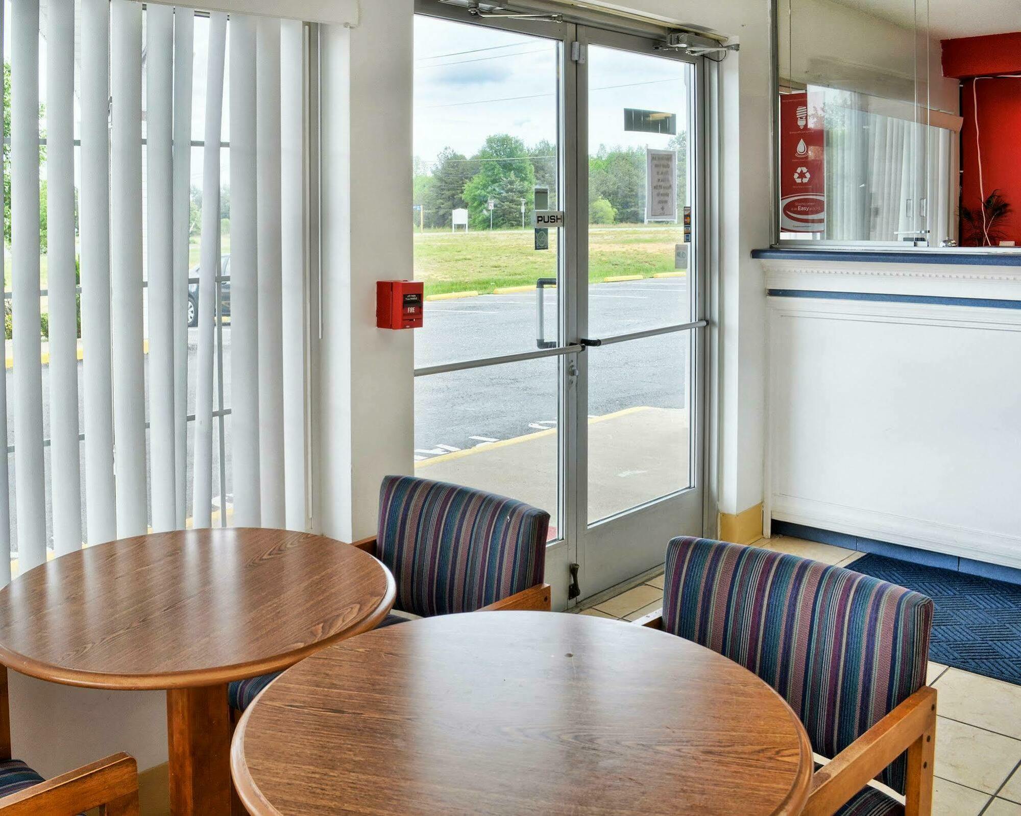 Econo Lodge Ruther Glen Exterior photo